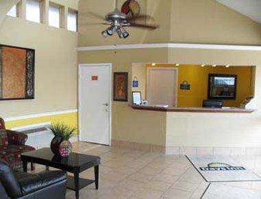 Days Inn By Wyndham San Antonio Splashtown/Att Center Екстериор снимка