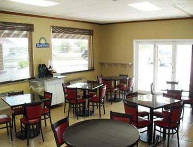 Days Inn By Wyndham San Antonio Splashtown/Att Center Екстериор снимка